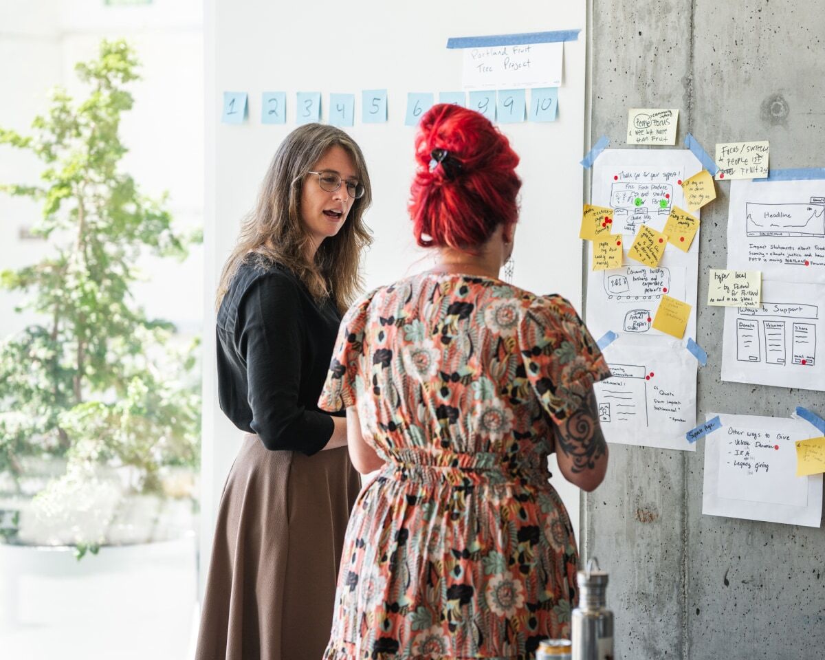 Erin Cavender-Sharma leads a workshop for nonprofit leaders